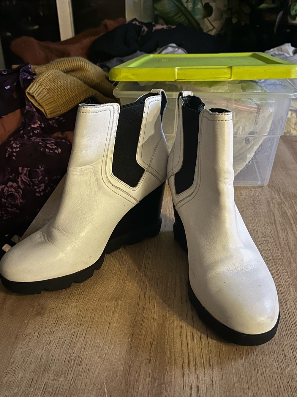 Sorel White Chelsea Platform Ankle Boots with Black Panels